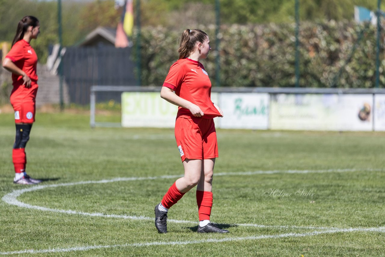 Bild 196 - F TSV Zarpen - Holstein Kiel II : Ergebnis: 2:6